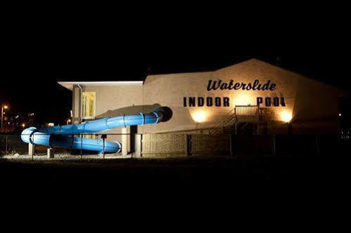 Maverick Motor Inn And Waterslide Kamloops Exterior foto